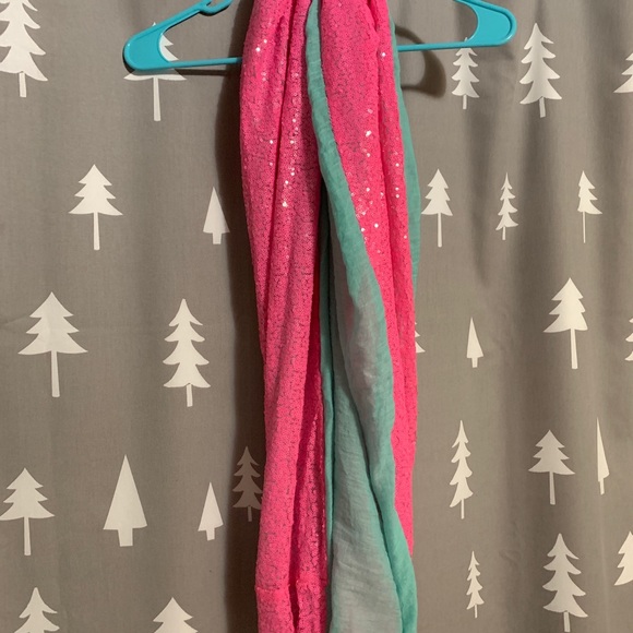 Boutique Scarf - Picture 3 of 4